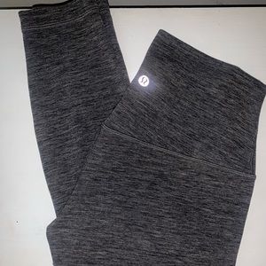Lulu lemon 25” size 6 gray aligns.